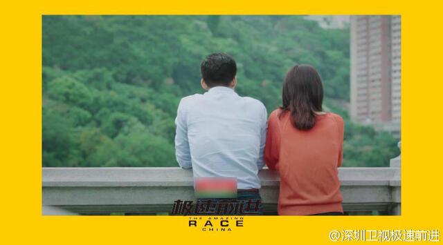 杨振宁携翁帆与友人相聚,曝光豪宅内景:客厅面积不大、装修简约